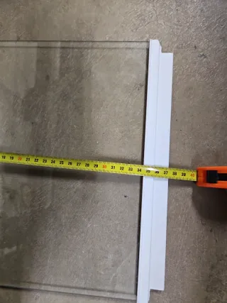 Cajoneras y baldas de cristal y plástico