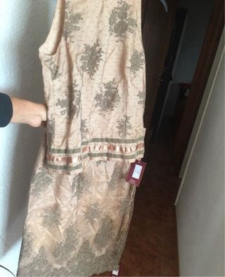 Conjunto falda y blusa beige/dorado Talla L