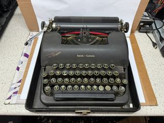 Máquina de escribir Smith-Corona Clipper