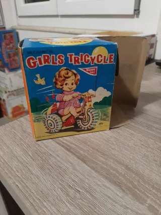 Triciclo in latta vintage