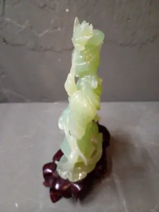 Figura de Jade con Flores