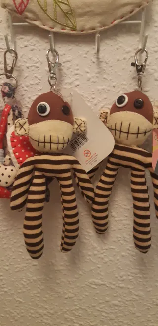 Llavero bolso pájaro y corazón. Tengo5,