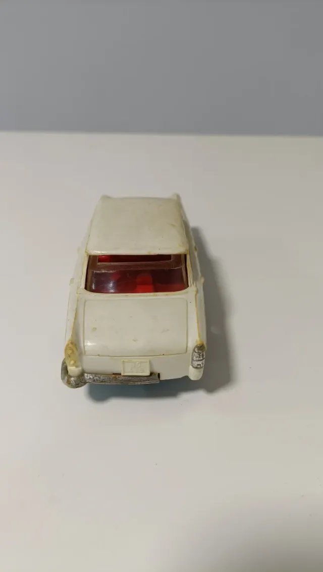 Coche de juguete Seat 1500 gozan