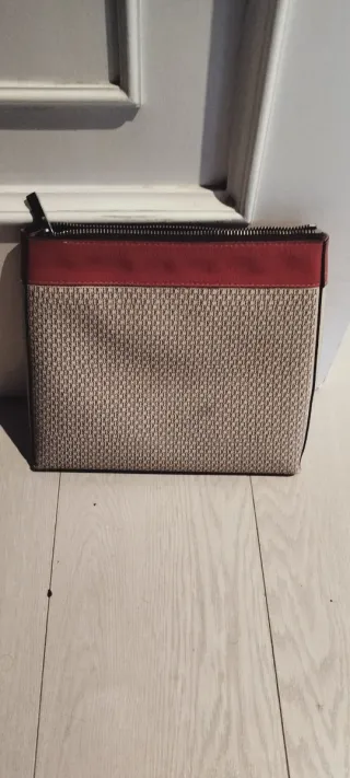 Neceser beige y rojo