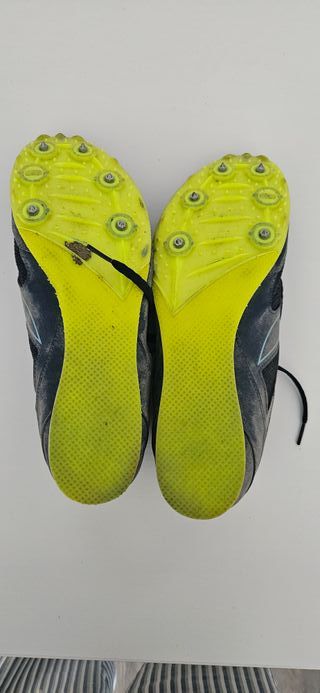 Zapatillas de clavos talla 44