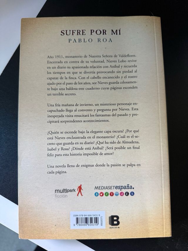 Sufre por mí. El libro de la serie Tierra de Lobos