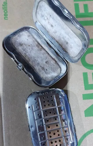 Scatola porta esche + 2 scaldamani