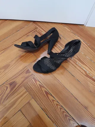 Sandalias de tacón negras