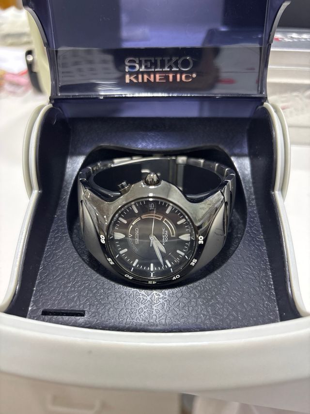 Reloj Seiko Kinetic Streamline Negro/Plata