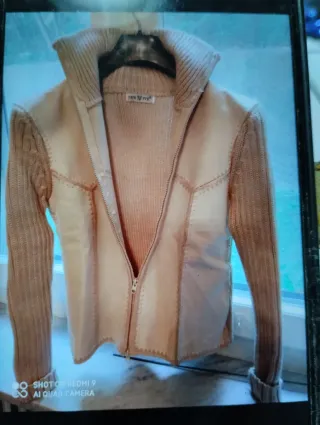 Maglia donna con zip beige