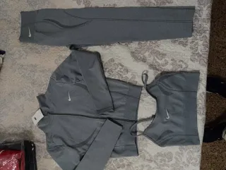 Conjunto deportivo  gris