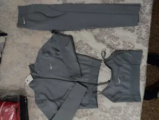 Conjunto deportivo  gris