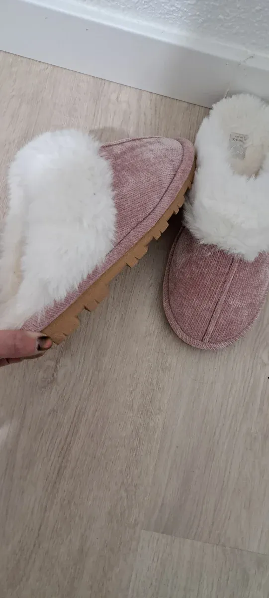 Zapatillas rosas y blancas