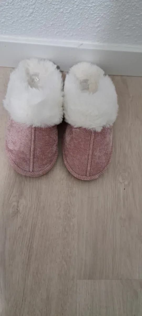 Zapatillas rosas y blancas