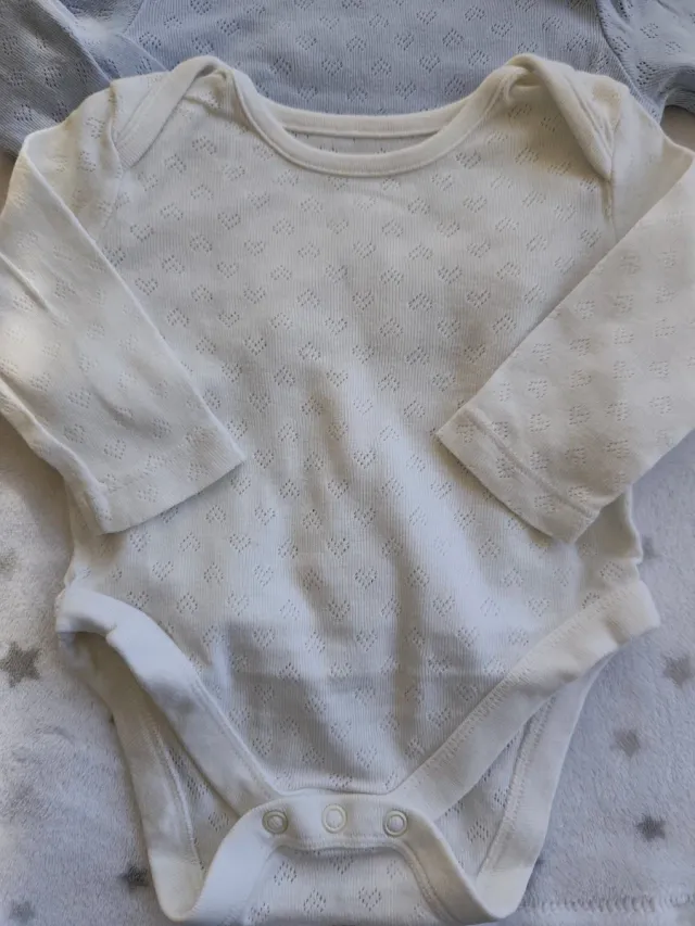 Lote 4 bodies bebé 1-3 meses