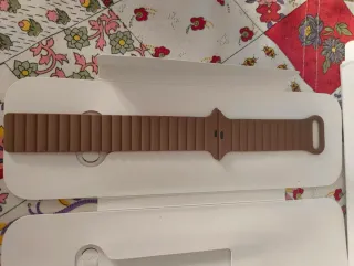 Correa magnética marrón para Apple Watch 45mm