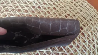 Monedero piel y ante marrón con logo G