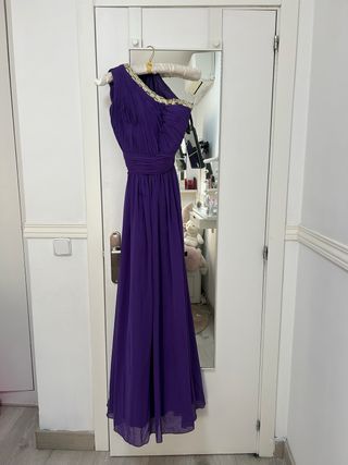 Vestido de ceremonia morado con fular