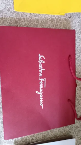 Lote de cajas y bolsas , Loewe, Hugo Boss,etc