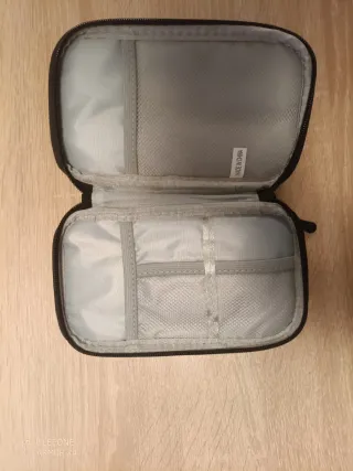 Bolso organizador accesorios negro y gris