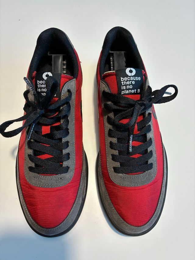 Zapatillas Ecoalf Rojas y Grises