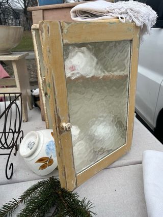 Vetrinetta in legno e vetro