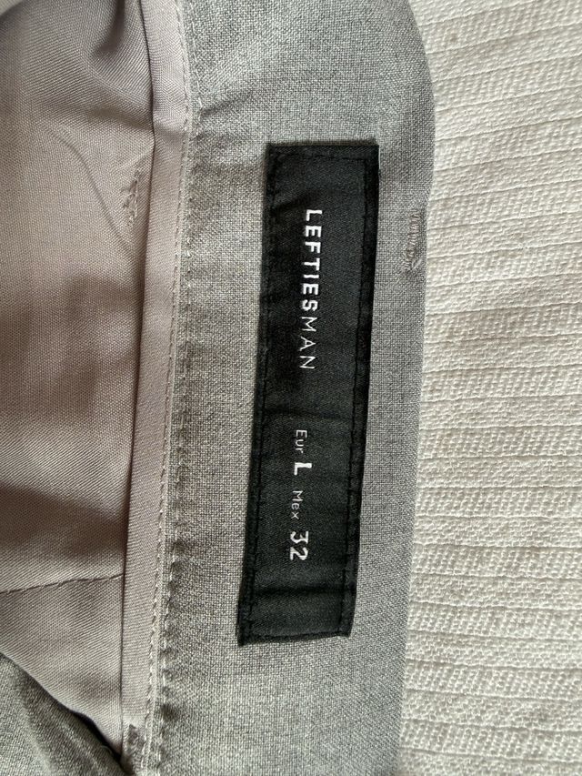 Pantalón de vestir gris talla L