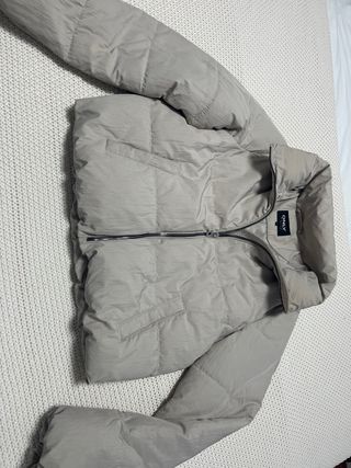 Abrigo corto Only crema como nuevo