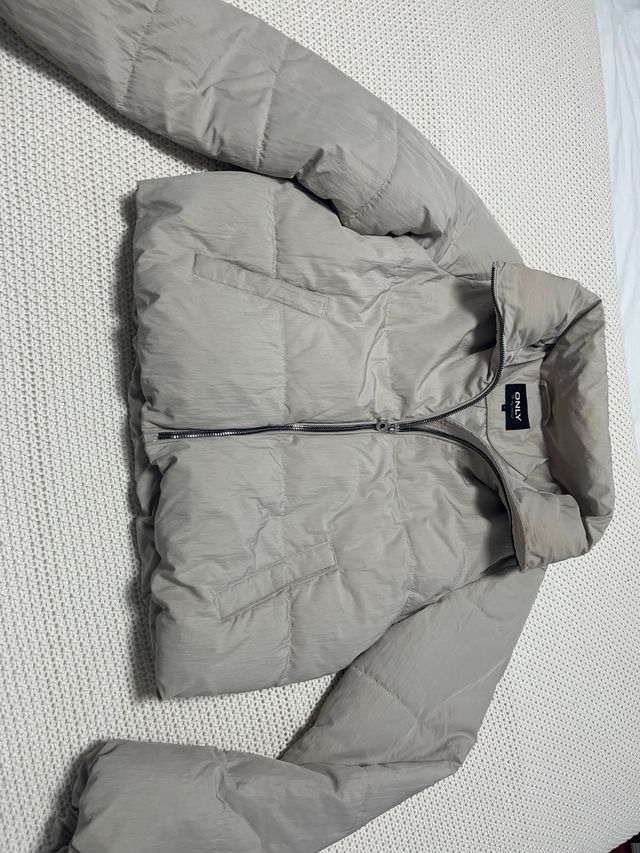 Casaco curto Only creme como novo