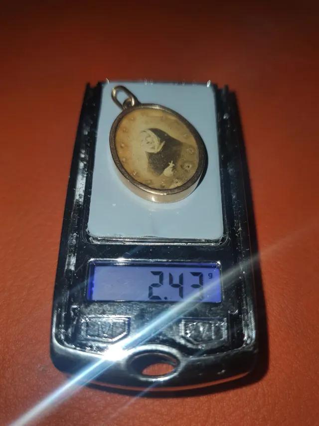 Ciondolo in Oro 18kt Ovale