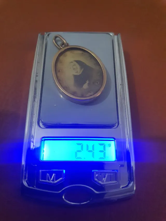 Ciondolo in Oro 18kt Ovale