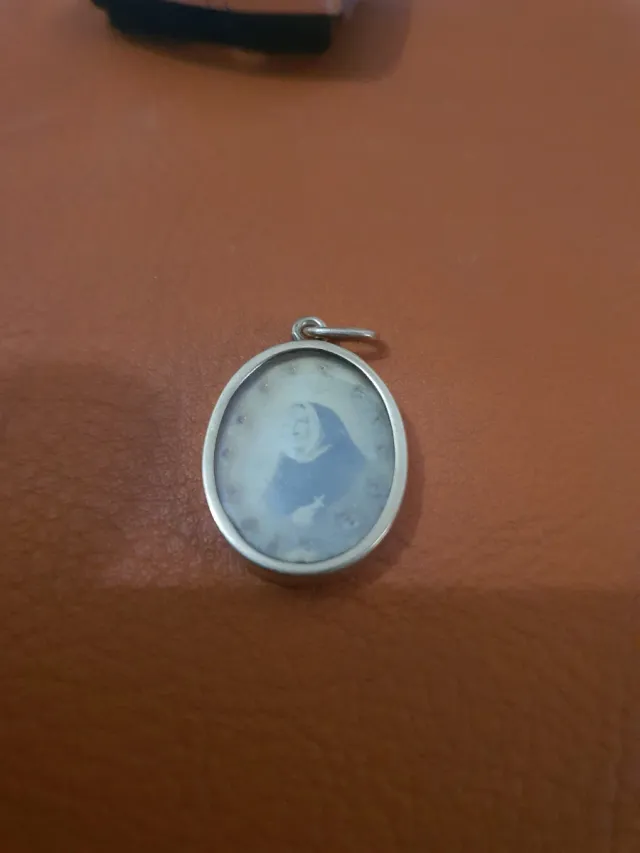 Ciondolo in Oro 18kt Ovale