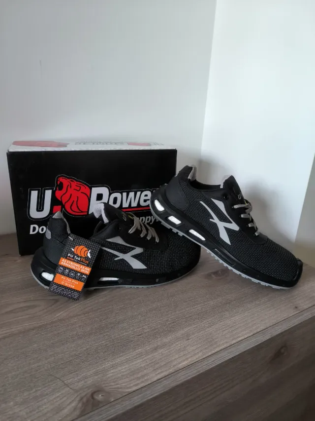 Zapatillas U-Power Negras y Grises
