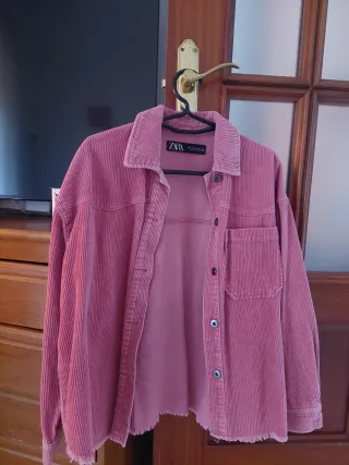 Chaqueta Zara rosa pana