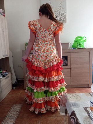Vestido de flamenca volantes naranja y rojo