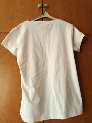 Camiseta blanca con pedrería
