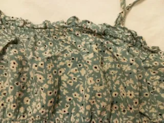 Top floral verde con tirantes