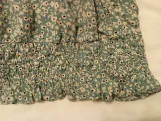 Top floral verde con tirantes