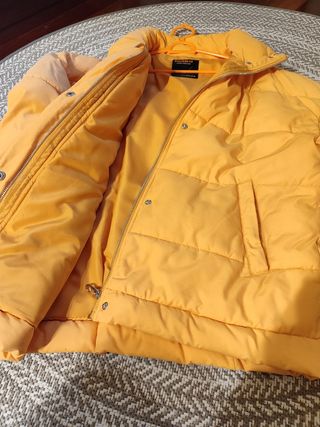 Cazadora Pull&Bear amarilla