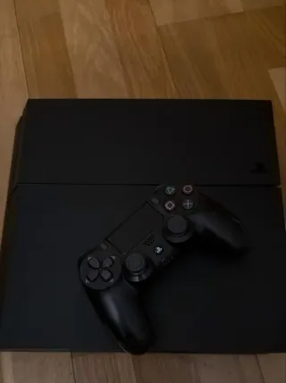 PS4 (PlayStation 4) Negra + Mando