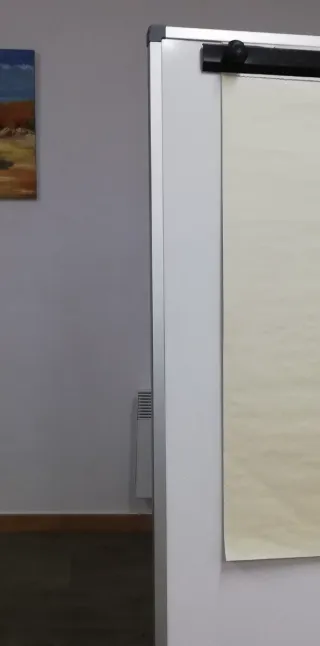 Pizarra y 150 hojas blancas  de papel.