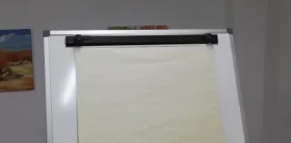 Pizarra y 150 hojas blancas  de papel.