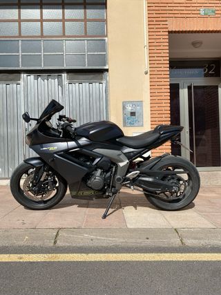 Triumph Daytona 660