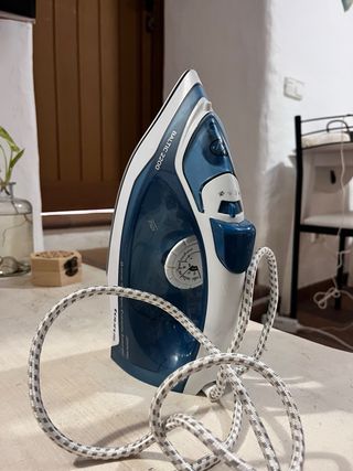 Plancha de Ropa Taurus Baltic 2200