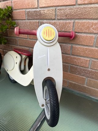 Bicicleta de madera para niños marca Janod
