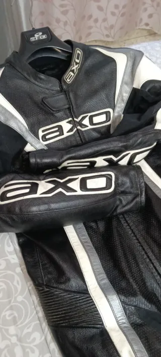 Mono de moto AXO de una pieza