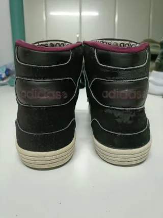 Zapatillas Adidas altas negras y moradas