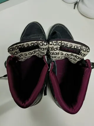 Zapatillas Adidas altas negras y moradas