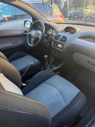 Peugeot 206 descapotable año 2002 gasolina