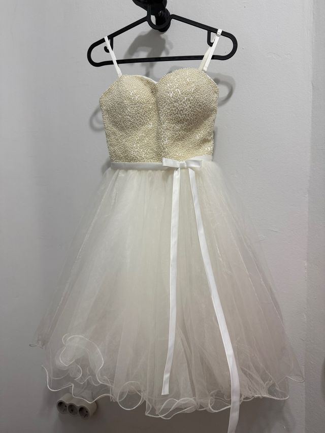 Vestido blanco perlas y tul